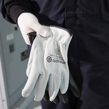 Etavirp Gloves 手袋 roa ENNOY everyone AH 6PM EST — A new collection drops. These aren't just gloves